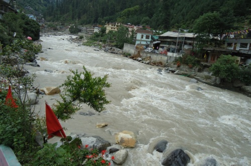 River Parvati flowing gracefully through the heart of Manikaran